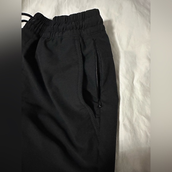 Men’s Shorts- Size Small - Picture 4 of 6